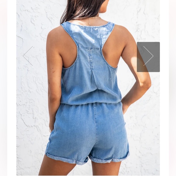 Dresses/Romper bundle - Picture 4 of 7